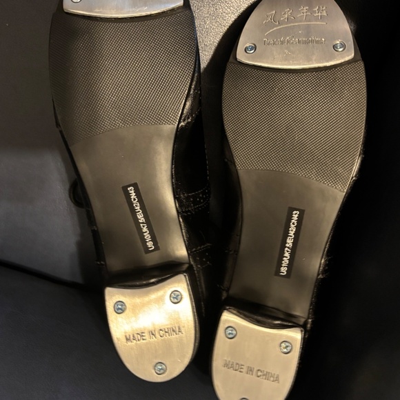 Size 10 tap shoes - Picture 2 of 2